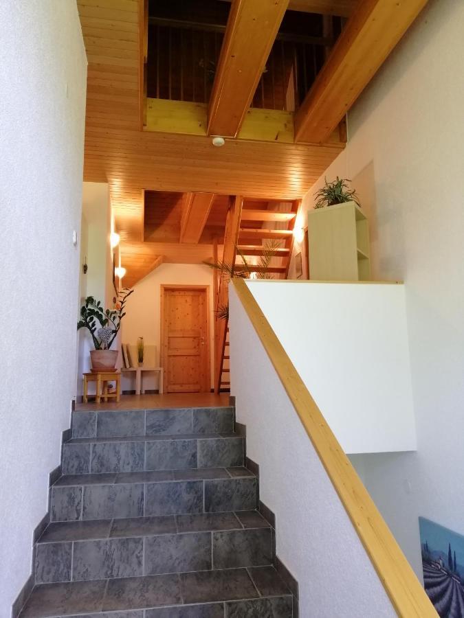 Wunderschone Ferienwohnung Mit Blick Auf Die Karawanken Zgornje Gorje Exterior foto