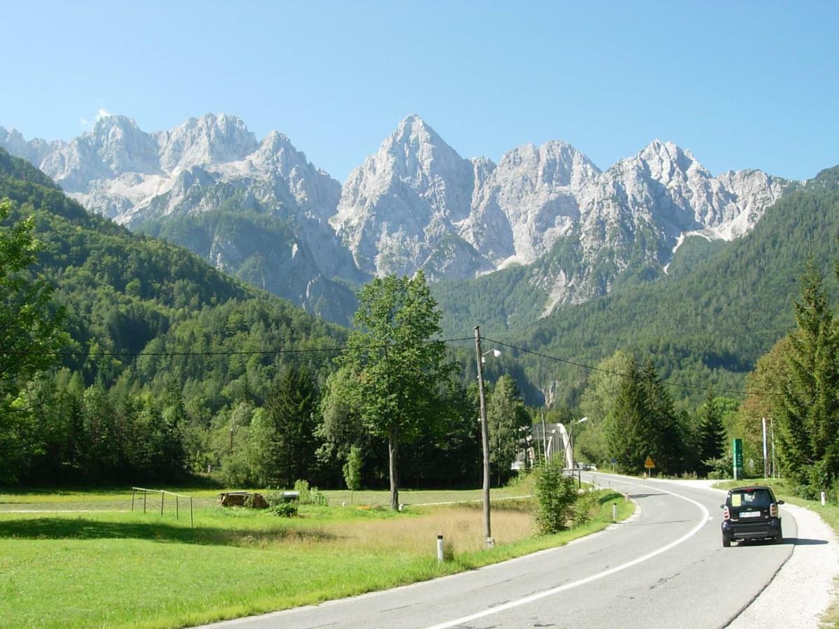 Wunderschone Ferienwohnung Mit Blick Auf Die Karawanken Zgornje Gorje Exterior foto