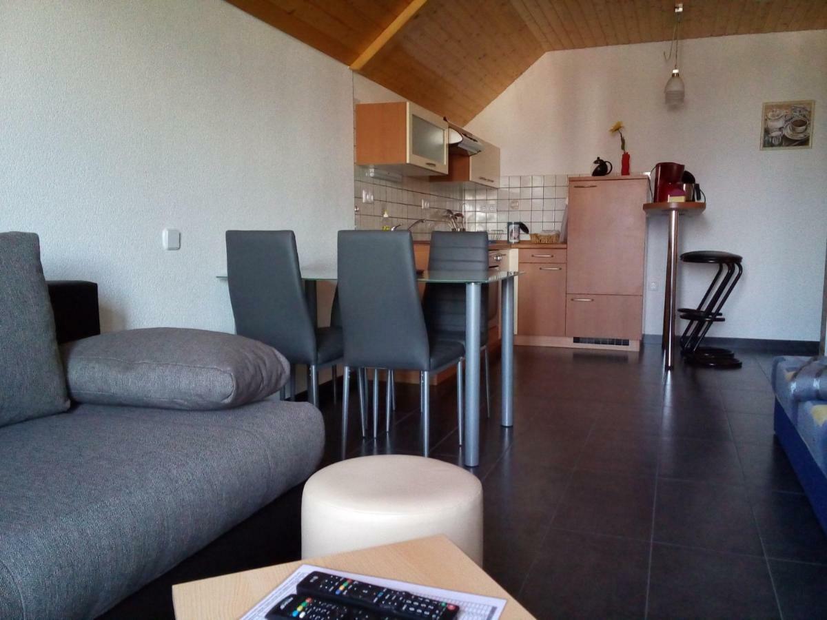 Wunderschone Ferienwohnung Mit Blick Auf Die Karawanken Zgornje Gorje Exterior foto